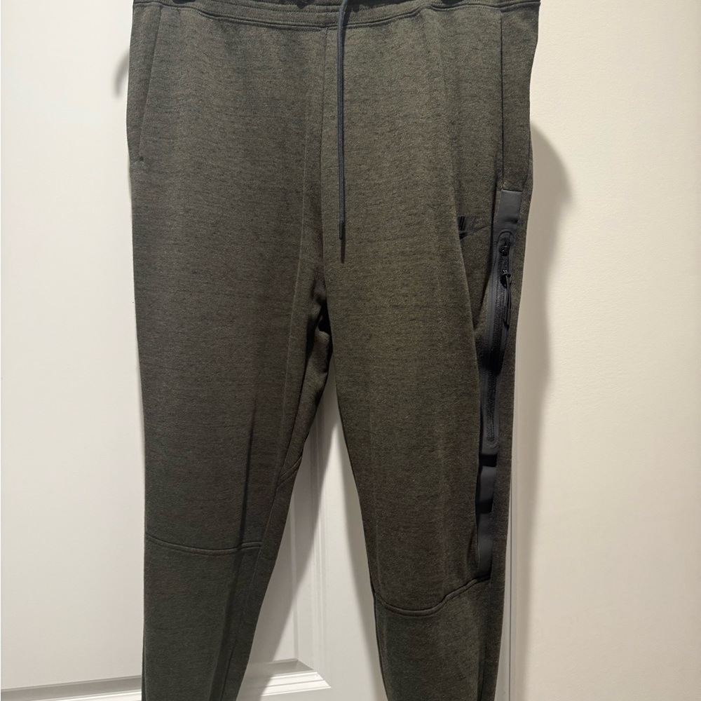 Nike Tech Suit Army Green - Picture 7 of 7